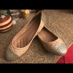 Vince Camuto Nude Flats size 38 (size 8)